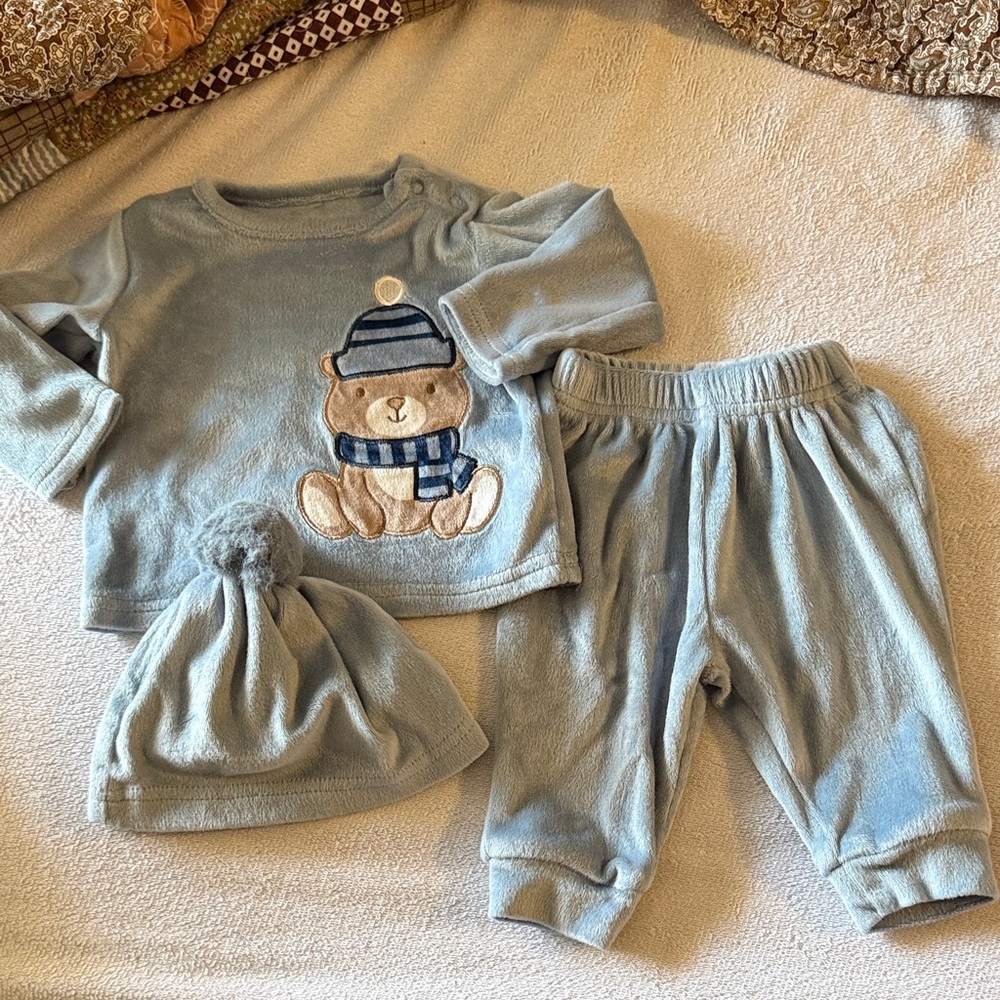 Rugged bear little boys outfit size 0-3 months